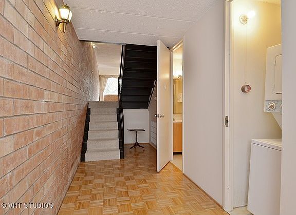 2nd image of 630 Vernon Ave APT 3
