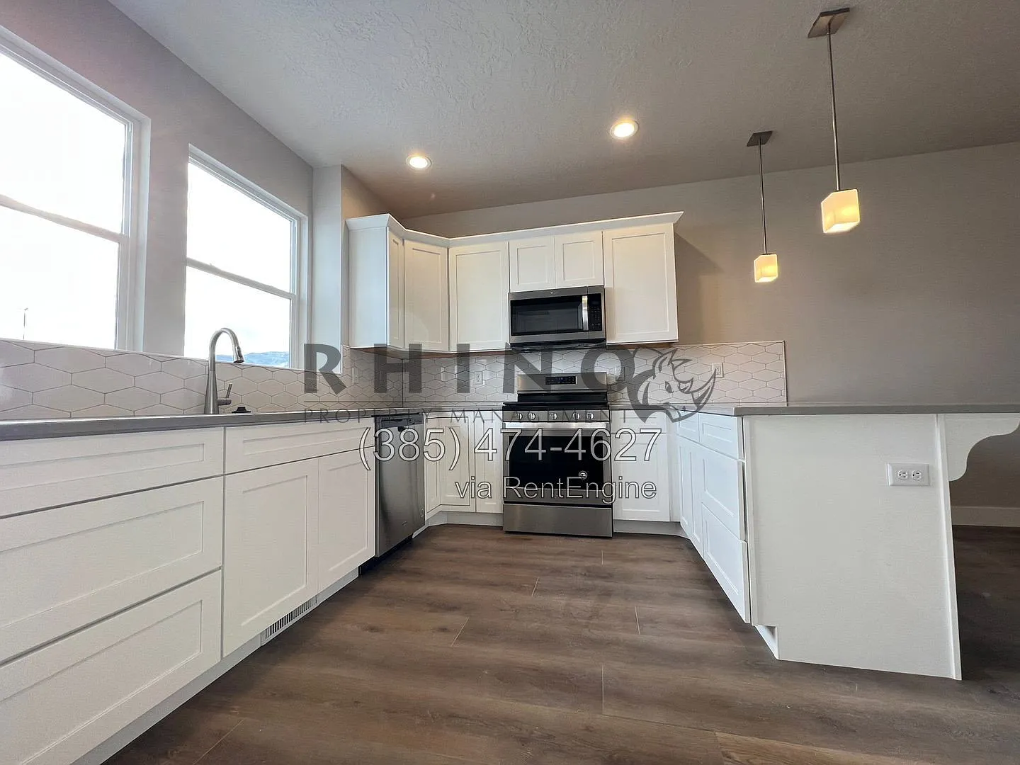 3 bed, 2.5 bath, 2402 sqft, $2,225 — Photo 3