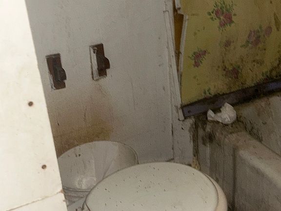 3rd image of 922 DENVER BLVD