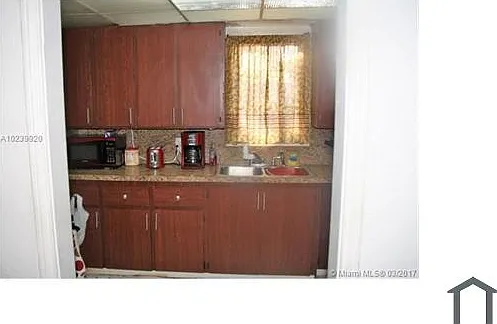 753 NW 52nd St — Photo 3