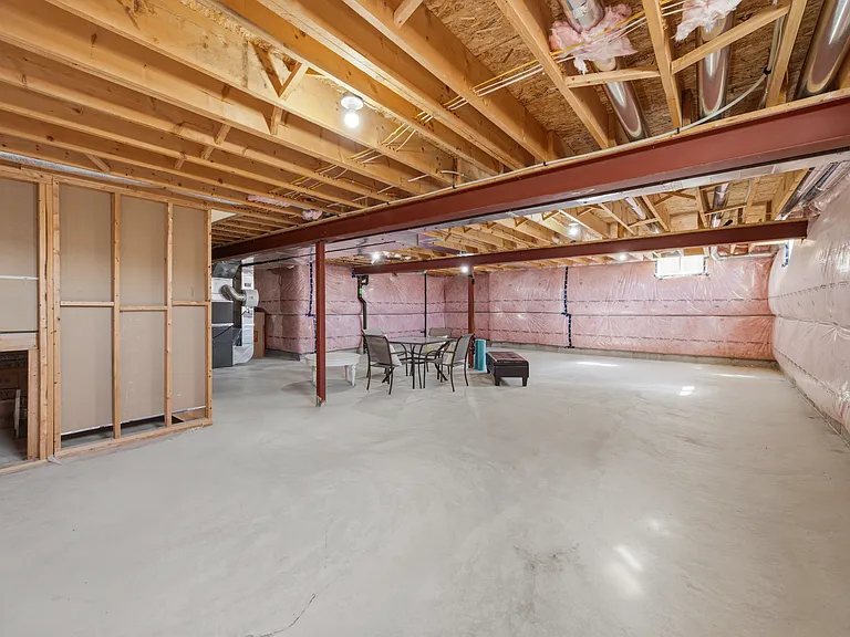 1615 Sandridge Ln — Photo 53