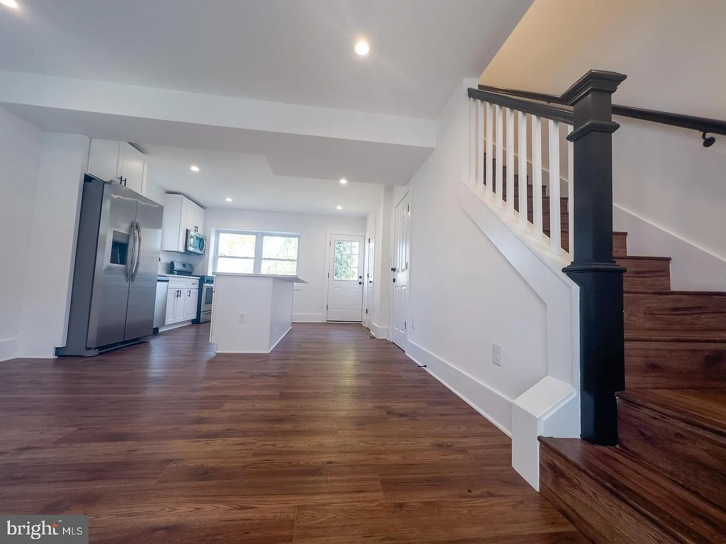 2 bed, 2.5 bath, 1368 sqft, $2,900 — Photo 2