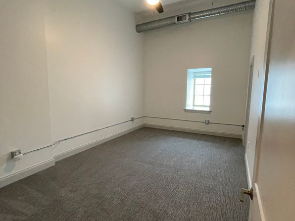 117 1/2 W Columbus Ave #2