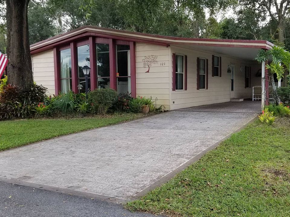 1st image of 121 Willow Dr