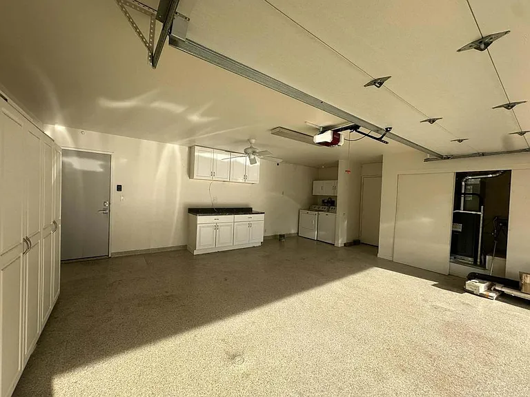 4 Saturn Cir — Photo 32