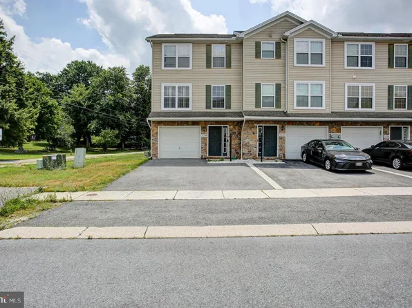 3598 Pinecrest Ct, Fayetteville, PA 17222
