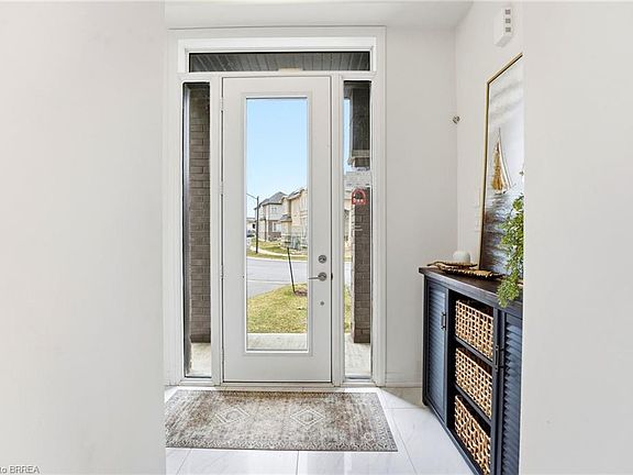 4th image of 23 Stokes Rd