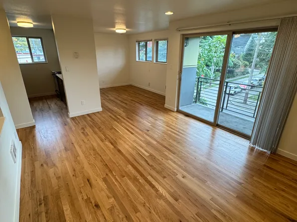2122 E Jefferson St APT 12, Seattle, WA 98122