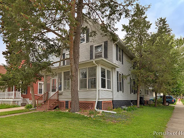 329 Spruce St, Aurora, IL 60506