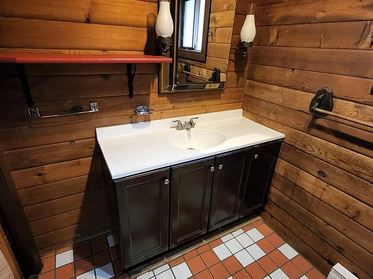 Bathroom vanity