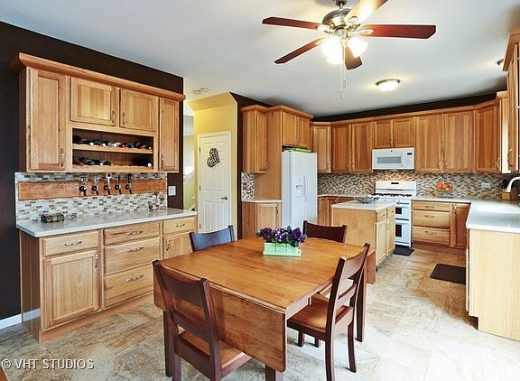 3rd image of 2393 N Quaker Hollow Ln
