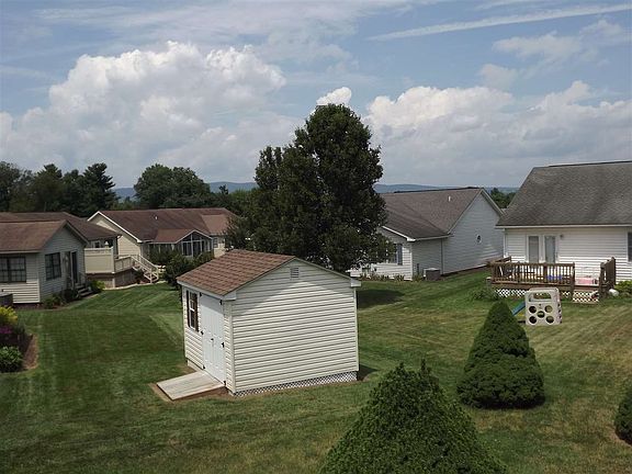 4th image of 174 Dogwood Dr