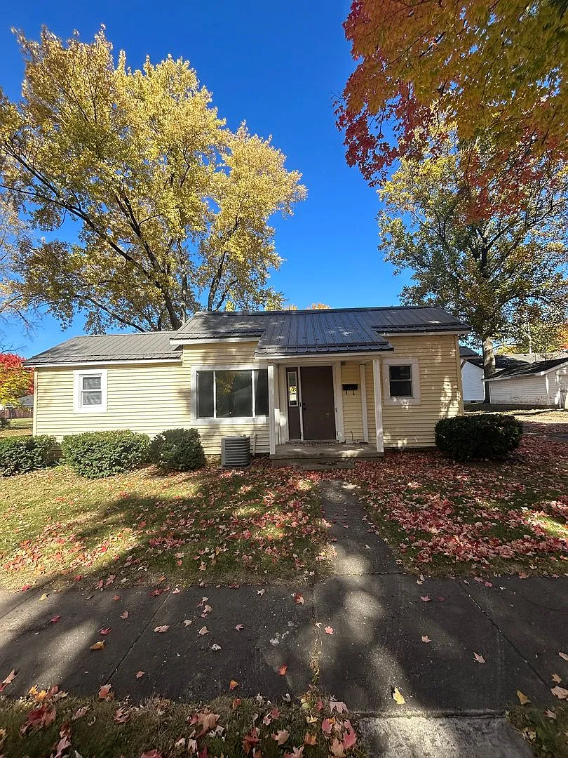 Updated 3 Bedroom House! — Photo 1