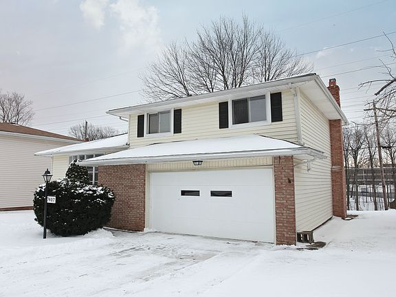 3rd image of 7407 Meadow Ln