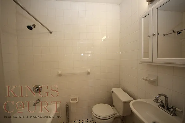 Rented by Kings Court Real Estate | media 16