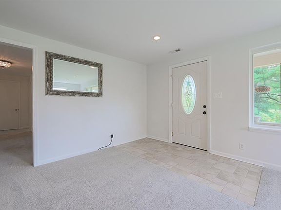 4th image of 203 Lela Dr