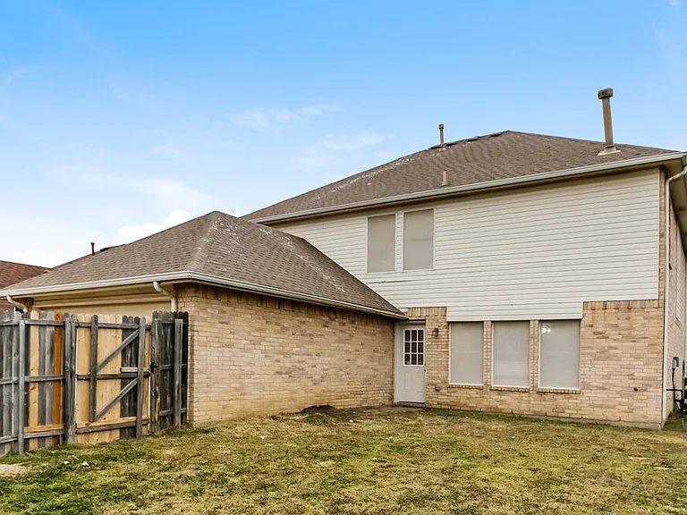 735 Cedarwood Dr — Photo 17