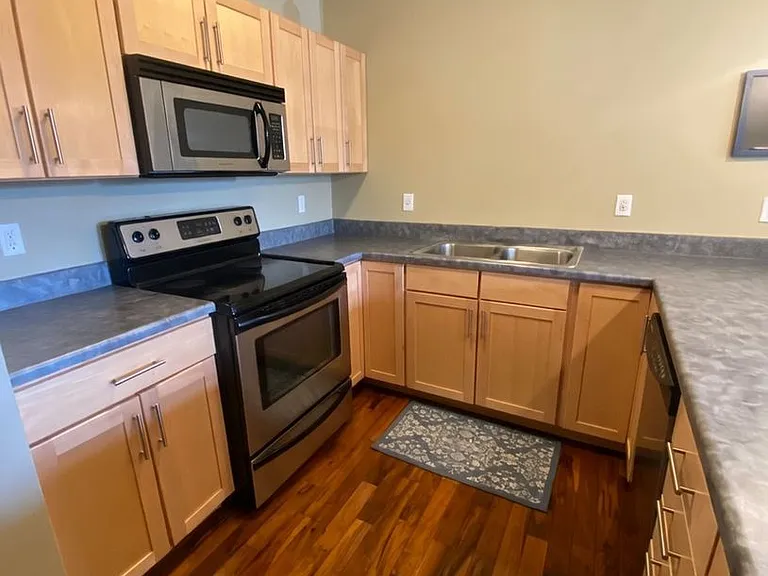 581 Hillside Dr — Photo 20