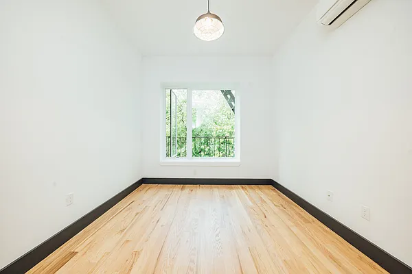 Rented by Nooklyn NYC LLC | media 9