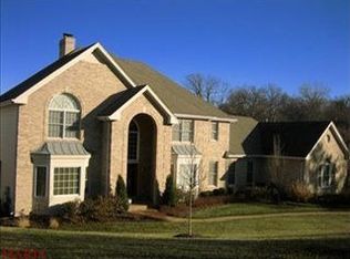 1515 Dietrich Ridge Dr, Ballwin, MO 63021