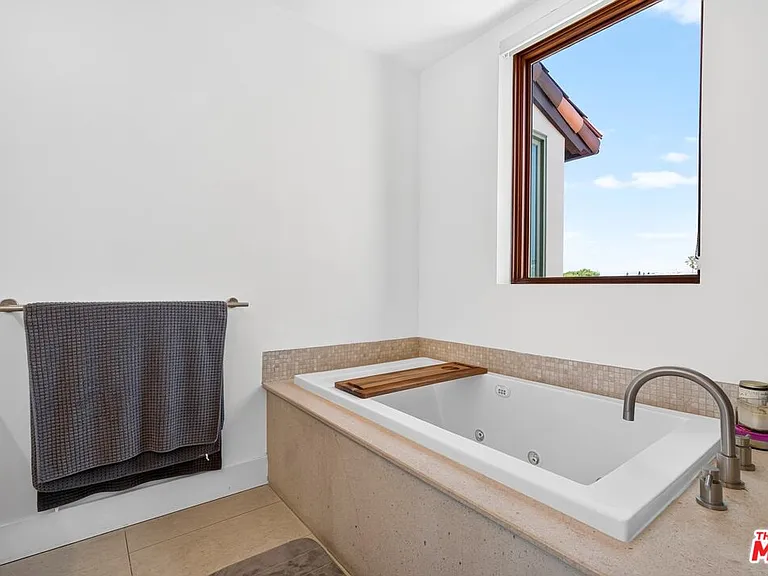 1327 Euclid St #3 — Photo 28