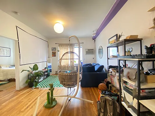 Rented by Dream Space Realty | media 18