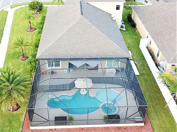 2nd image of 8084 Creshire Ct