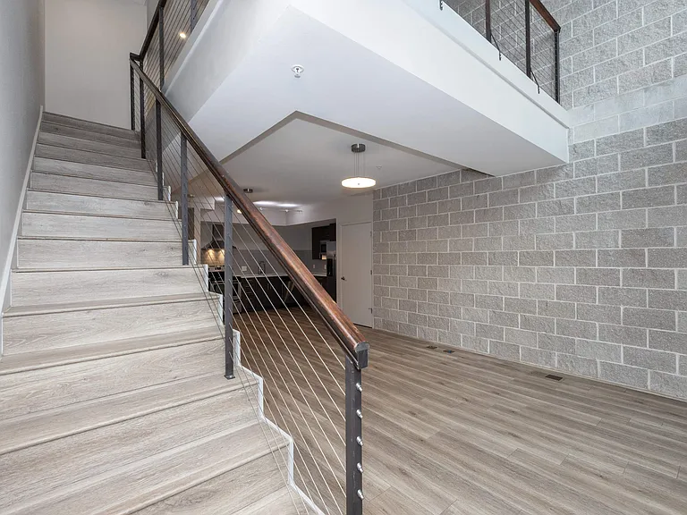 E14 Apartments — Photo 27