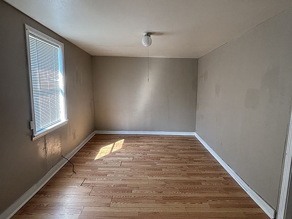 4th image of 210 W Spring St