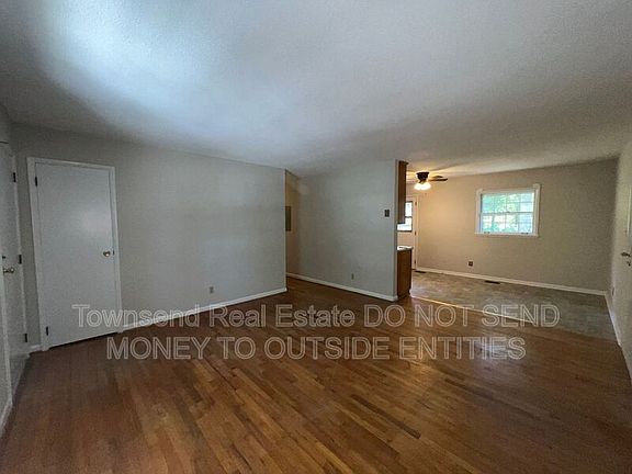 3rd image of 2904 Collingwood St