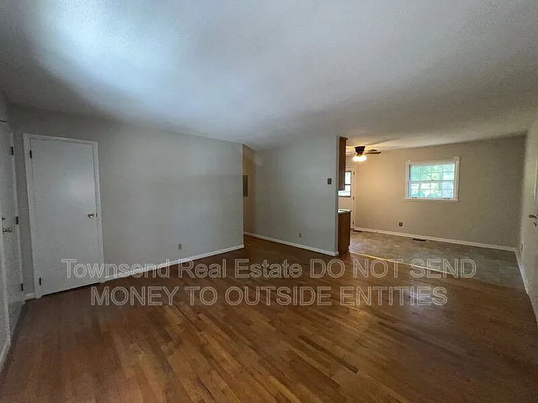 2904 Collingwood St — Photo 3