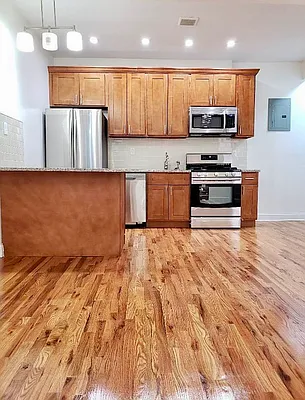 Rented by Smart NY Realty LLC | media 1