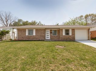 318 Price Dr, Lewisville, TX 75067