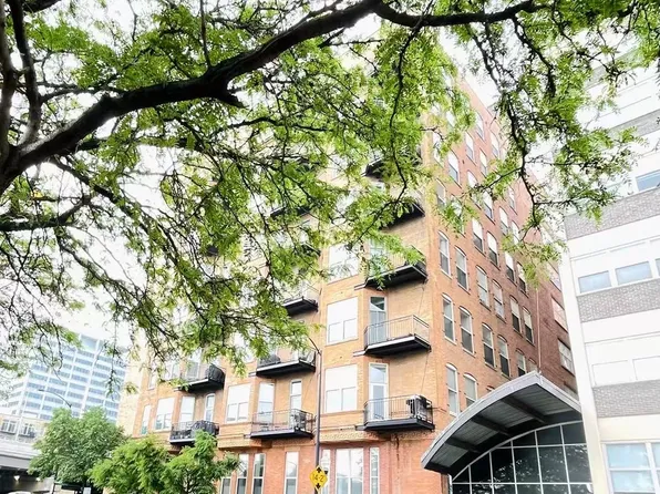 500 S Clinton St APT 243, Chicago, IL 60607