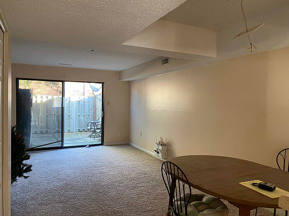 5th image of 2530 E North St Unit 3F