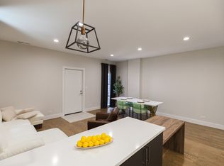2330 W Warren Blvd #1F, Chicago, IL 60612