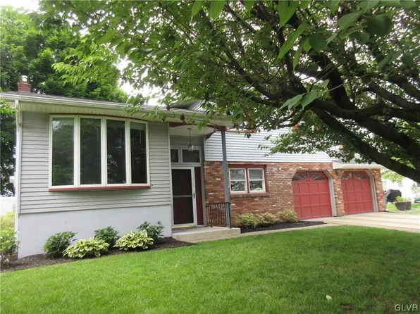 4371 High View Dr, Nazareth, PA 18064