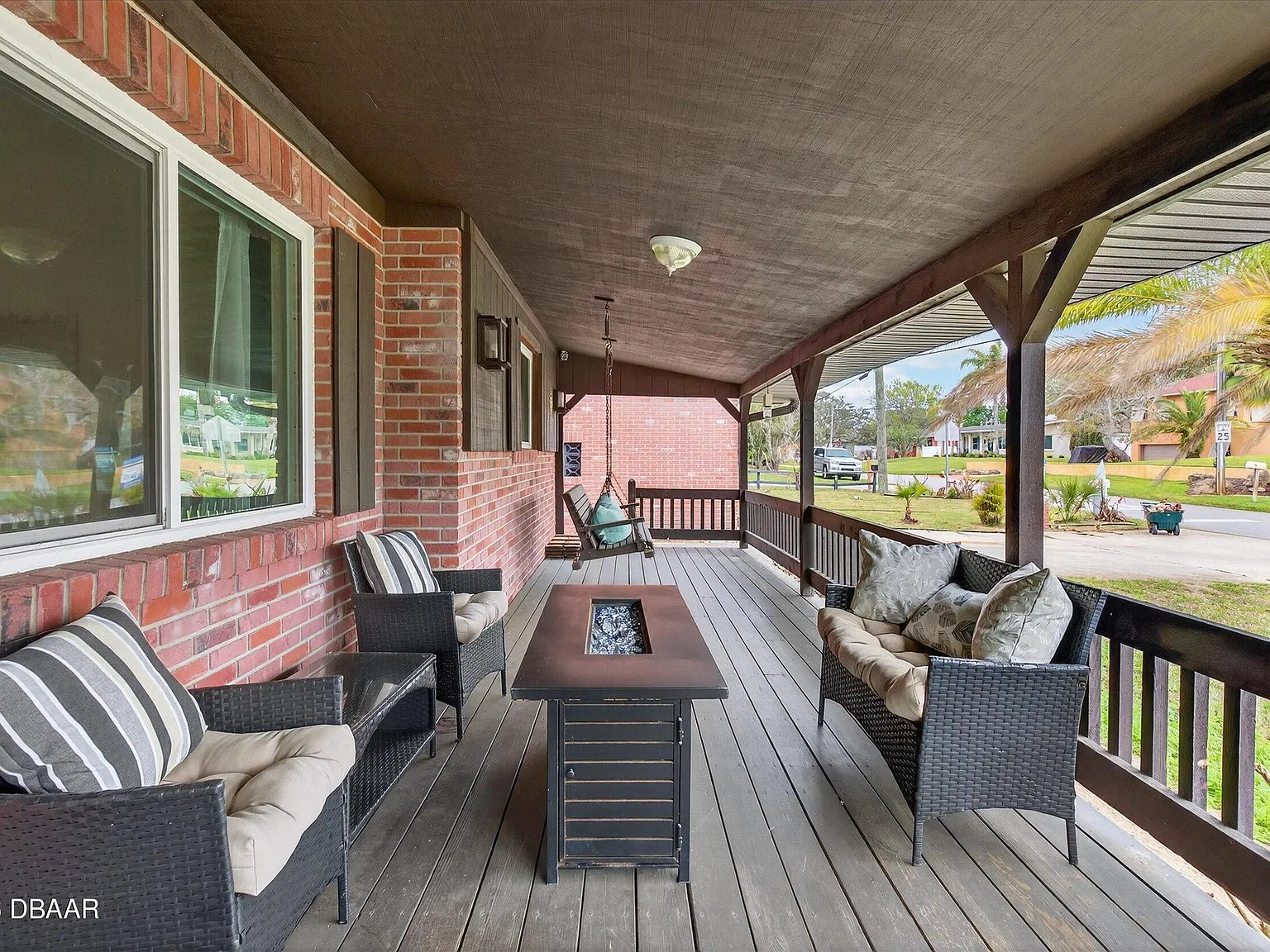 3 bed, 1.0 bath, 1176 sqft, $2,600 — Photo 4