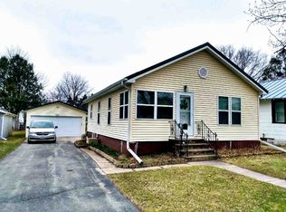 314 Pine St, New London, WI 54961