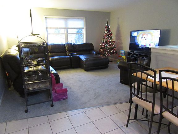 3rd image of 518 Oakwood Dr