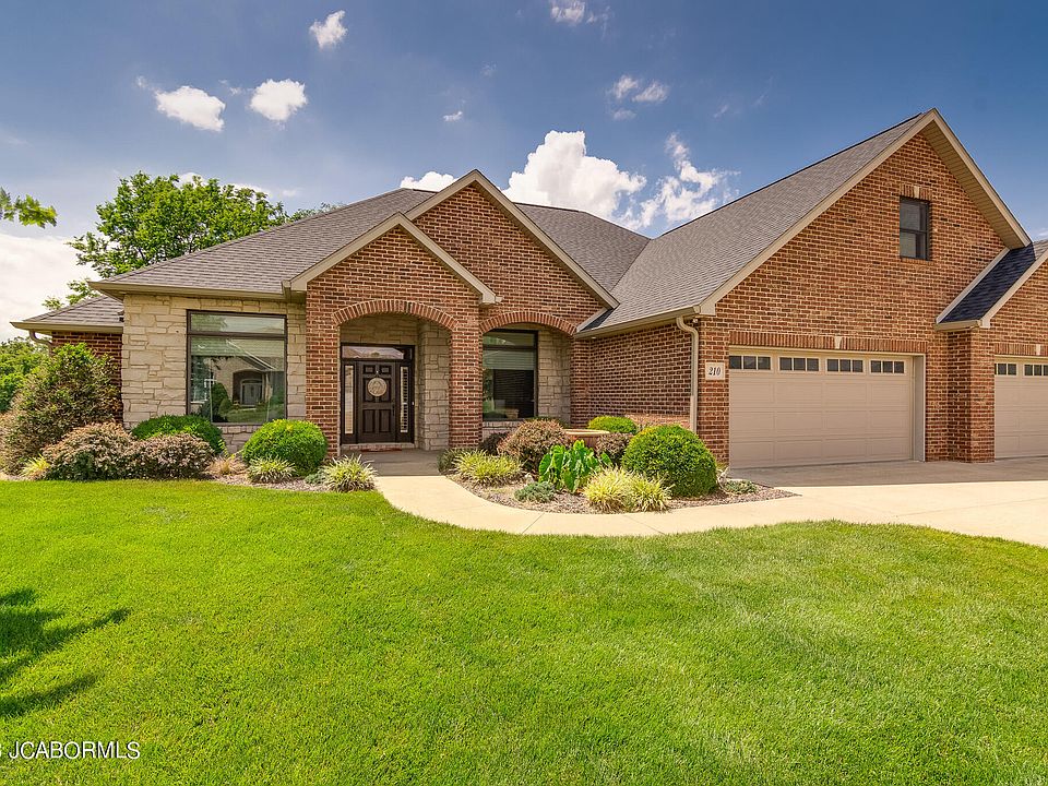 1st image of 210 Settlers Ridge Dr