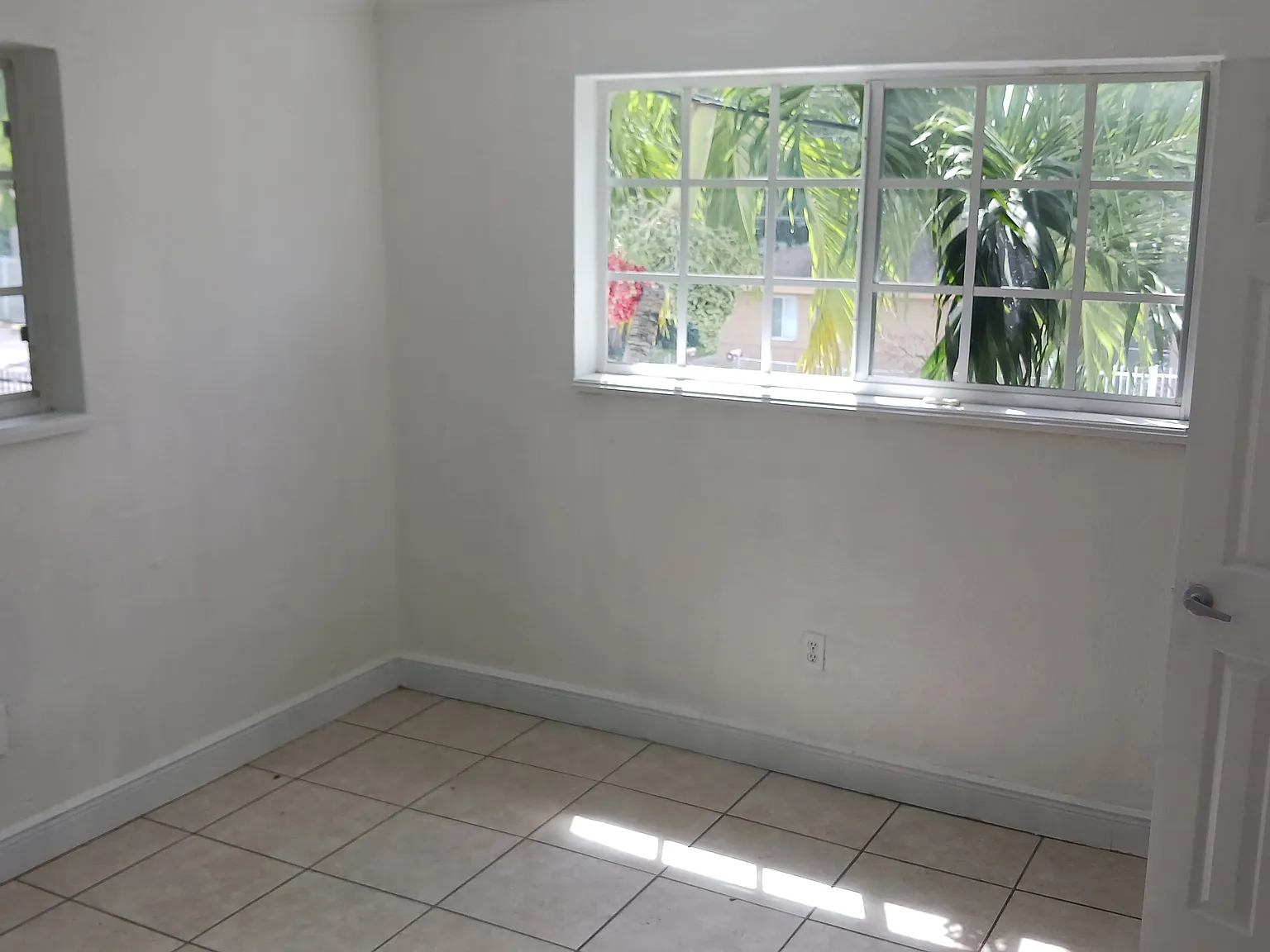 2 bed, 750 sqft, $2,390 — Photo 2