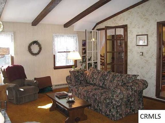 4th image of 38 Evergreen Ave