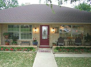 225 Bexar Dr, Highland Village, TX 75077