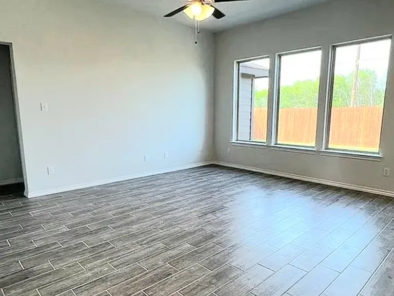 5825 Brookville Dr — Photo 6