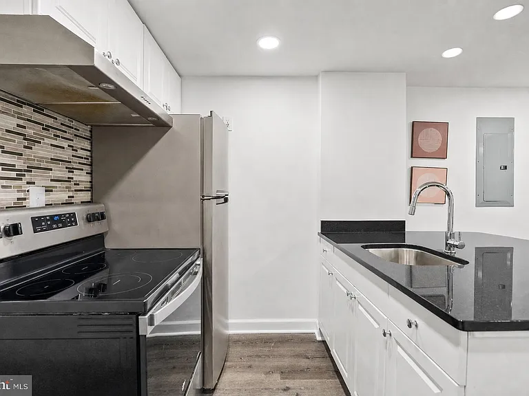 1534 8th St NW #B — Photo 5
