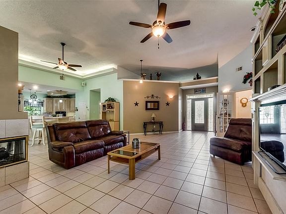4th image of 3405 W Country Club Dr