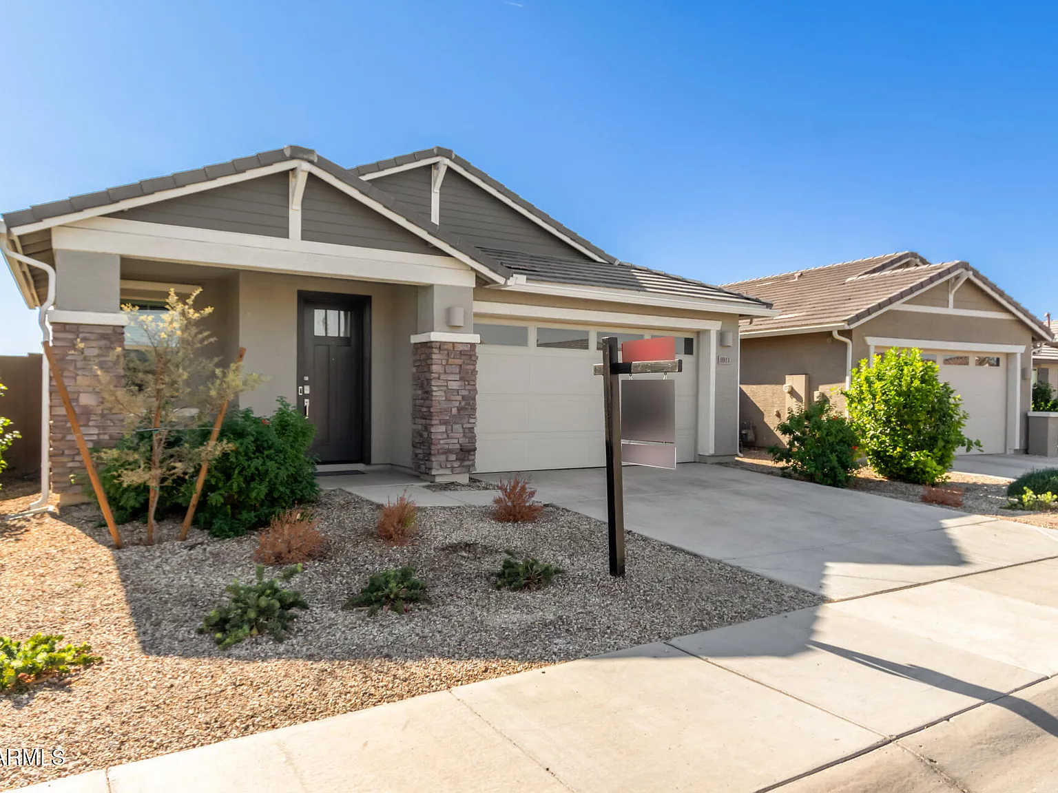 3 bed, 3.0 bath, 1595 sqft, $2,100 — Photo 2