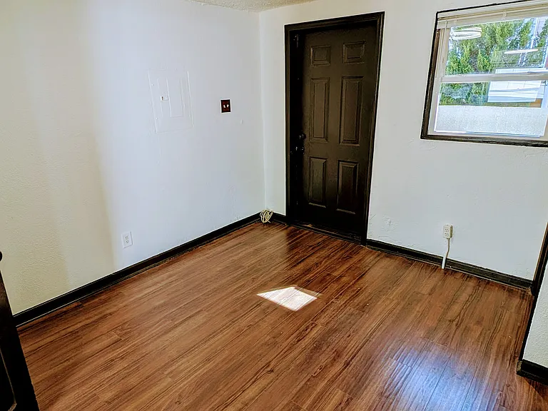 932 Fern Ave SE #B — Photo 9