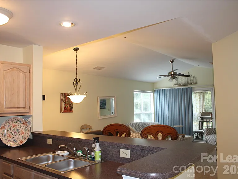 763 Southwest Dr — Photo 7